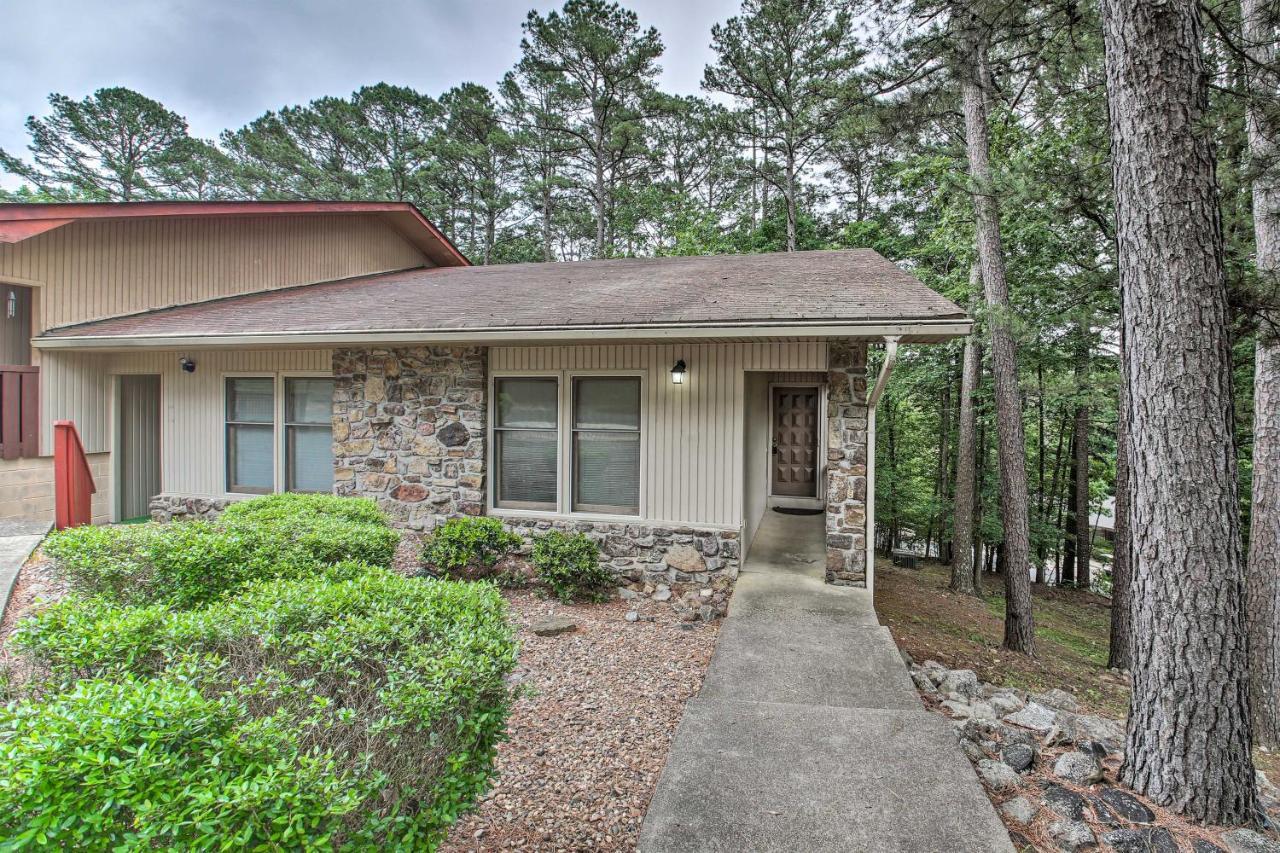 Hot Springs Village Retreat With Deck 3 Mi To Golf! Bagian luar foto