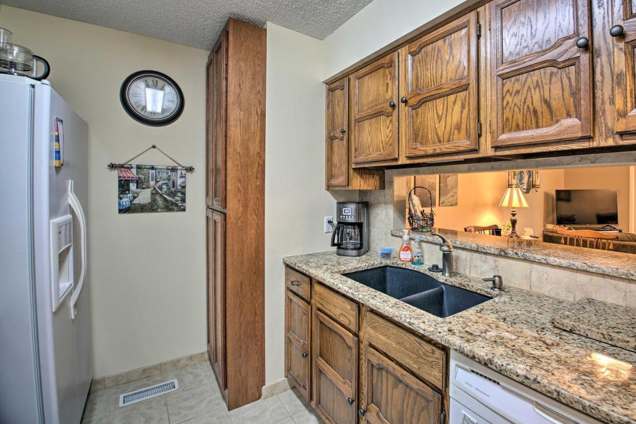 Hot Springs Village Retreat With Deck 3 Mi To Golf! Bagian luar foto