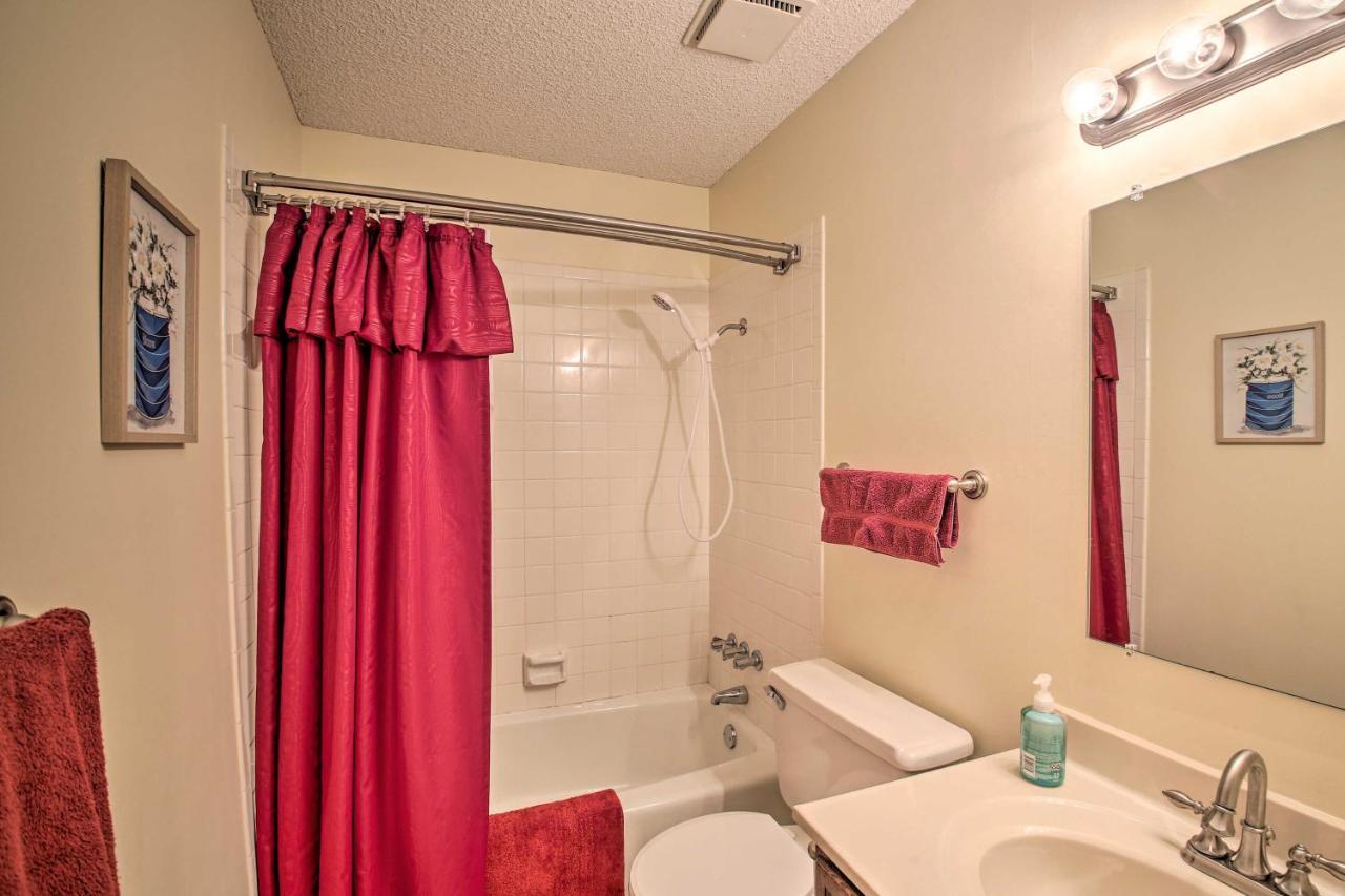 Hot Springs Village Retreat With Deck 3 Mi To Golf! Bagian luar foto