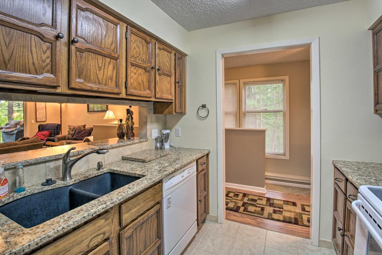 Hot Springs Village Retreat With Deck 3 Mi To Golf! Bagian luar foto