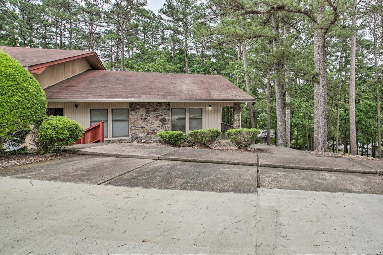 Hot Springs Village Retreat With Deck 3 Mi To Golf! Bagian luar foto