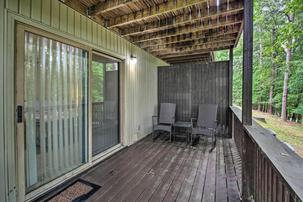 Hot Springs Village Retreat With Deck 3 Mi To Golf! Bagian luar foto